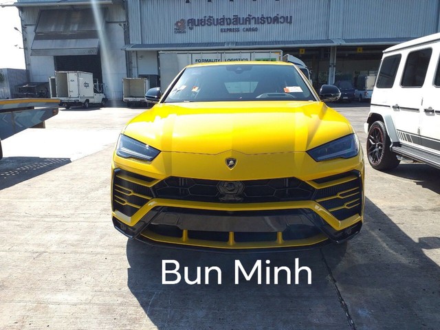 Bên trong showroom toàn siêu xe, xe sang tiền tỷ của người Việt trên đất Lào ít người biết tới - Ảnh 5.