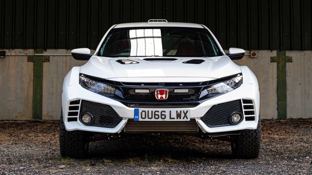 Honda trình làng Civic Type R phiên bản gầm cao ít ai ngờ tới
