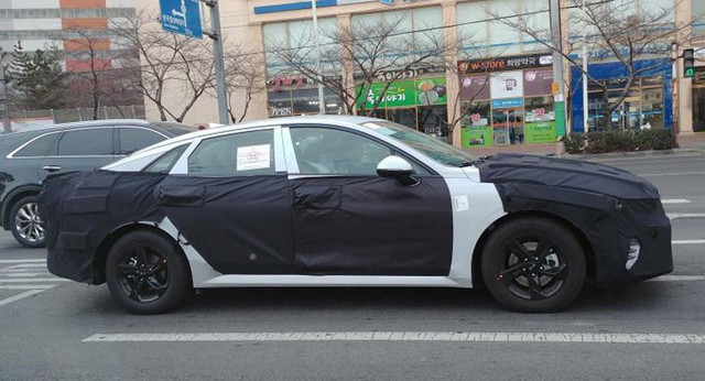 Kia Optima chạy thử lộ diện, nhiều khả năng sexy hơn cả Hyundai Sonata vừa ra mắt - Ảnh 1.