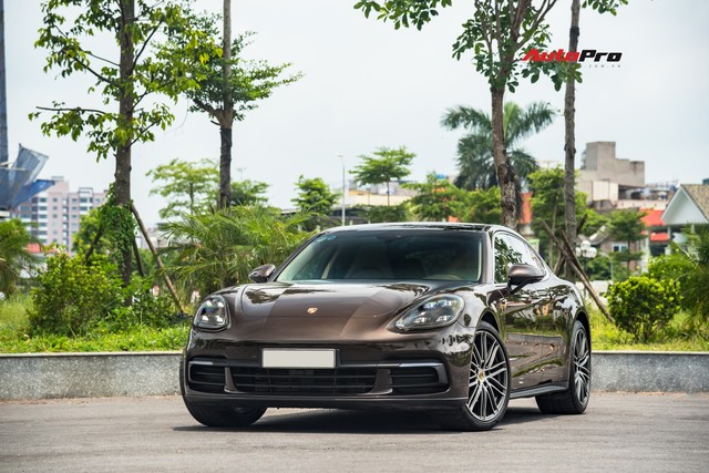 Bán Porsche Panamera sau 23.000 km, đại gia Việt vẫn dư tiền sắm SUV Cayenne - Ảnh 1.
