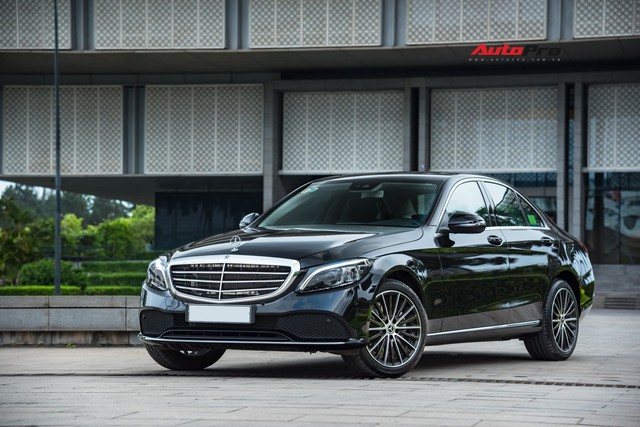 Đánh giá Mercedes-Benz C200 Exclusive: Lựa chọn ‘quốc dân’ cho người muốn ‘nhập môn’ xe sang - Ảnh 2.