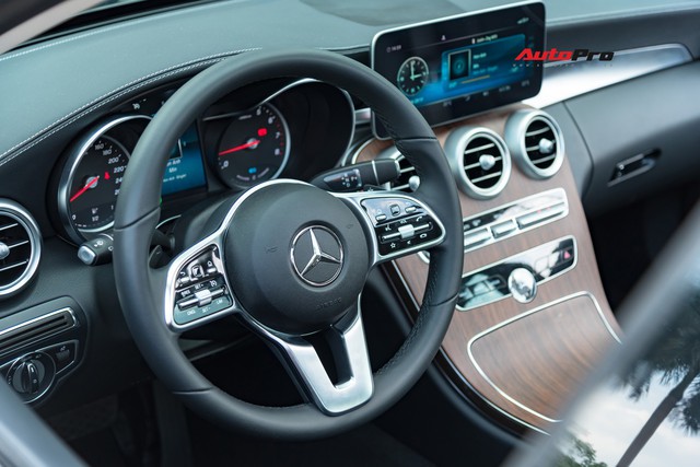 Đánh giá Mercedes-Benz C200 Exclusive: Lựa chọn ‘quốc dân’ cho người muốn ‘nhập môn’ xe sang - Ảnh 11.