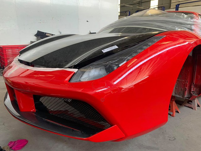 Xuất hiện hình ảnh cho thấy Ferrari 488 GTB của ca sĩ Tuấn Hưng đang trong quá trình hồi sinh - Ảnh 2. Xuất hiện hình ảnh cho thấy Ferrari 488 GTB của ca sĩ Tuấn Hưng đang trong quá trình hồi sinh - Ảnh 2.