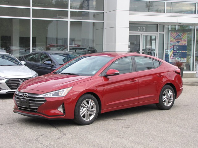 Đại lý nhận đặt cọc Hyundai Elantra và Tucson 2019, giao xe trong tháng 5 - Ảnh 1.