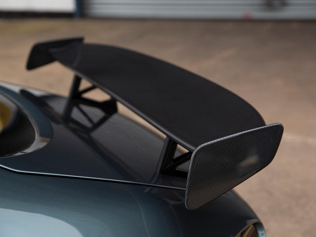 Chiếc Aston Martin V12 độc nhất vô nhị này chuẩn bị lên sàn đấu giá - Ảnh 6.