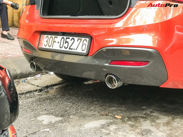 BMW 1-Series trở nên đặc biệt bởi được trang bị gói thể thao hiếm thấy tại Việt Nam - Ảnh 6. BMW 1-Series trở nên đặc biệt bởi được trang bị gói thể thao hiếm thấy tại Việt Nam - Ảnh 6.