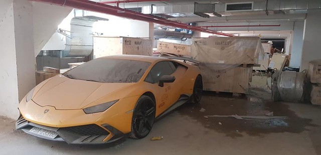 Xót xa siêu xe Lamborghini Huracan độ Mansory của đại gia Nha Trang nằm phủ bụi kín đặc - Ảnh 1.