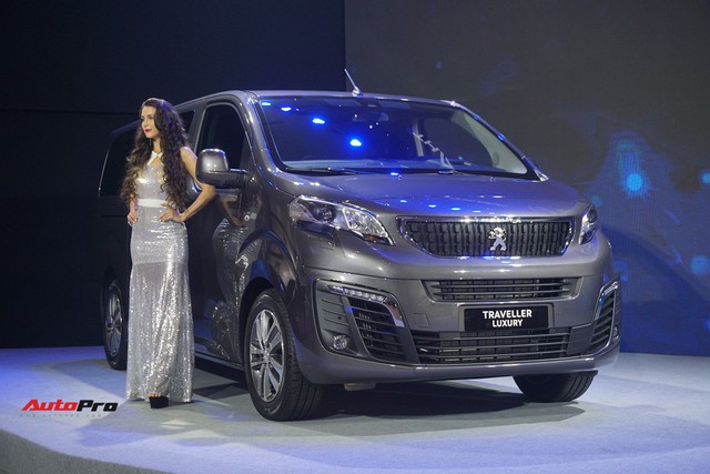 Xuất xưởng Peugeot Traveller lắp ráp Việt Nam giá gần 1,7 tỷ đồng: Tham vọng mới của THACO - Ảnh 1. Xuất xưởng Peugeot Traveller lắp ráp Việt Nam giá gần 1,7 tỷ đồng: Tham vọng mới của THACO - Ảnh 1.