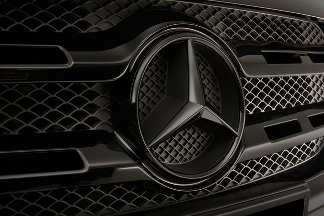 Gần 90.000 USD cho một chiếc Nissan Navara đặc biệt gắn mác Mercedes-Benz có xứng đáng? - Ảnh 3.