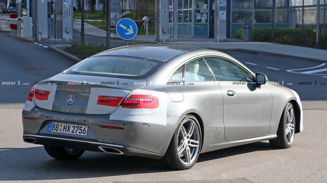 Không cần giấu diếm, Mercedes-Benz E-Class Coupe facelift khoe trọn thiết kế khi chạy thử