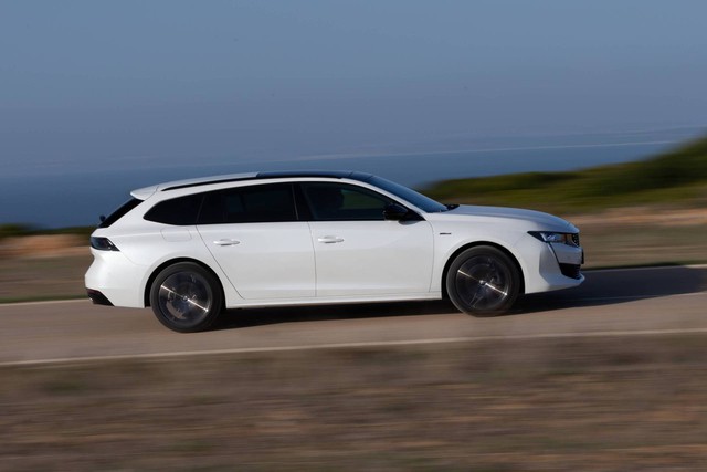 Có nên chọn cấu hình đặc biệt này của Peugeot 508 thay vì bản sedan? - Ảnh 7. Có nên chọn cấu hình đặc biệt này của Peugeot 508 thay vì bản sedan? - Ảnh 7.