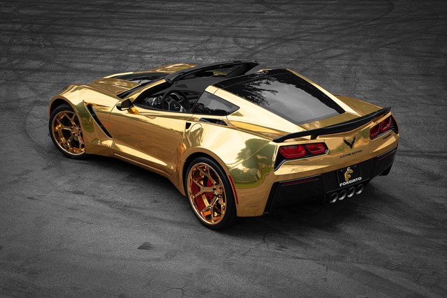 Chevrolet Corvette nổi bật nhất phố với lớp wrap vàng bóng, mâm Forgiato đồng màu khổng lồ - Ảnh 2. Chevrolet Corvette nổi bật nhất phố với lớp wrap vàng bóng, mâm Forgiato đồng màu khổng lồ - Ảnh 2.