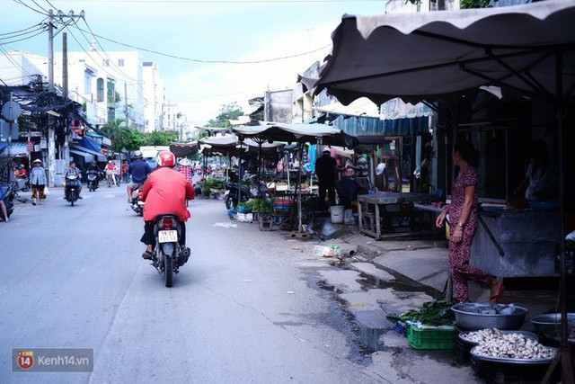 Cụ bà 73 tuổi chạy xe ôm công nghệ để nuôi cháu ở Sài Gòn: Nhiều khi buồn tủi lắm, dính mưa là về bệnh nằm luôn... - Ảnh 9. Cụ bà 73 tuổi chạy xe ôm công nghệ để nuôi cháu ở Sài Gòn: Nhiều khi buồn tủi lắm, dính mưa là về bệnh nằm luôn... - Ảnh 9.