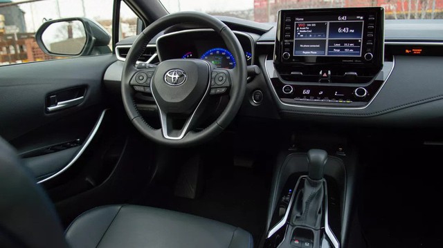 Xe Toyota có thể tự chuyển chế độ lái về P, tắt động cơ từ năm sau