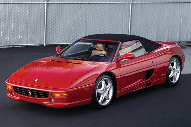 Bộ sưu tập Ferrari đắt giá cũ như mới lên sàn - Ảnh 4.