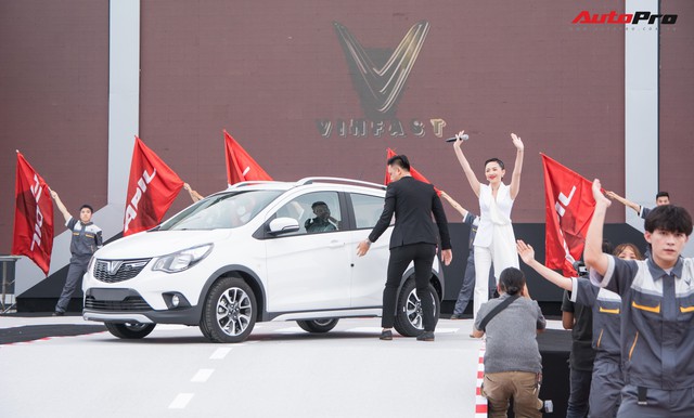 VinFast bàn giao hàng trăm xe Fadil, lập kỷ lục tại Việt Nam - Ảnh 6.