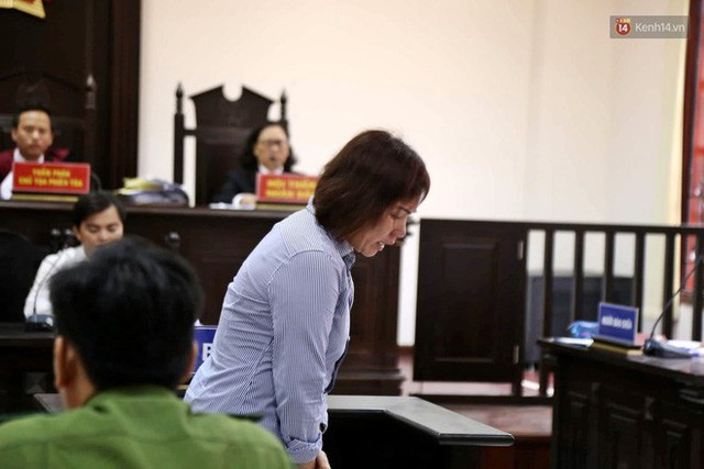 Nữ tài xế BMW vẫy tay chào người thân sau khi bị tuyên phạt 3 năm 6 tháng tù - Ảnh 9.
