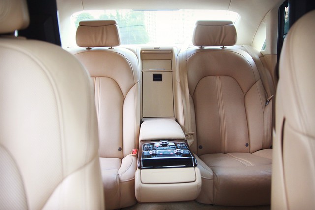 Audi A8 L 2015 giá gần 2,9 tỷ đồng, lựa chọn cho người chán Mẹc S, Bim 7 - Ảnh 5. Audi A8 L 2015 giá gần 2,9 tỷ đồng, lựa chọn cho người chán Mẹc S, Bim 7 - Ảnh 5.