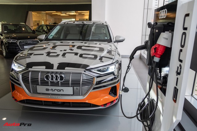 Khám phá Audi e-tron đầu tiên Việt Nam: Không bỏ sót chi tiết nào từ trong ra ngoài - Ảnh 2.
