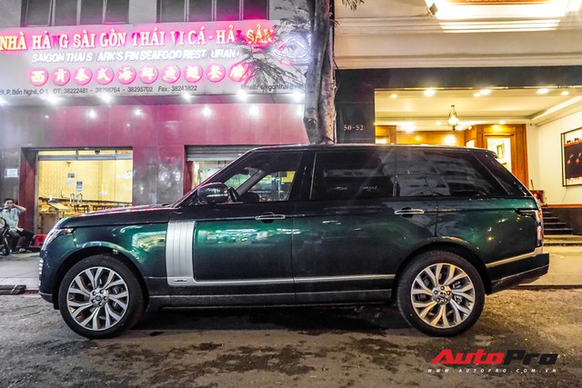 Range Rover Autobiography 2019 màu độc rực rỡ trên đường phố Sài Gòn - Ảnh 2.