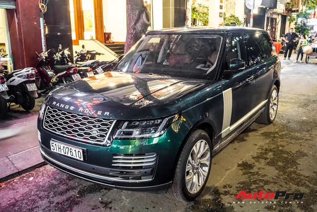 Range Rover Autobiography 2019 màu độc rực rỡ trên đường phố Sài Gòn - Ảnh 3.