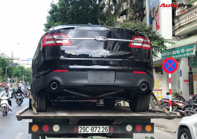Hàng hiếm Ford Taurus 2019 vừa cập bến Việt Nam - Ảnh 3.