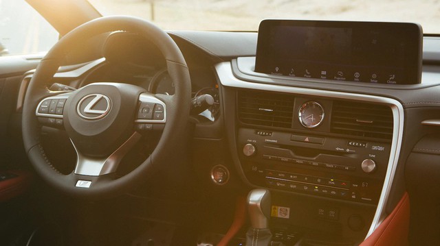 Trải nghiệm nhanh nội thất Lexus RX 2020: Cách thoát vị trí đội sổ của người Nhật