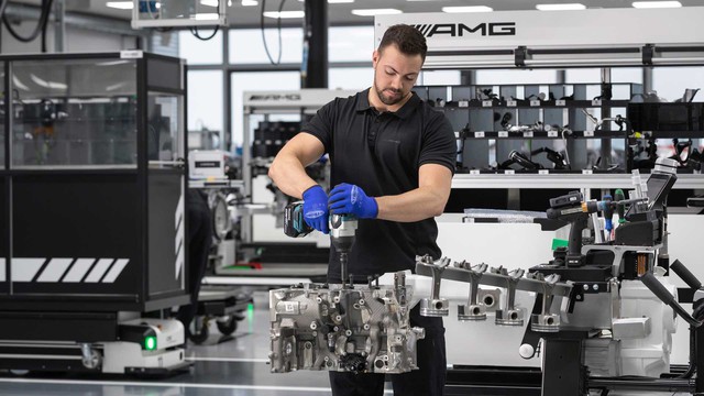 Mercedes-AMG tung động cơ 4 xy-lanh mạnh nhất lịch sử, sẽ lắp trên A-Class, CLA và GLB - Ảnh 2. Mercedes-AMG tung động cơ 4 xy-lanh mạnh nhất lịch sử, sẽ lắp trên A-Class, CLA và GLB - Ảnh 2.