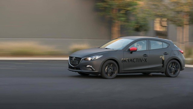 Mazda: SkyActiv-X phức tạp nhưng chúng tôi sẽ không tăng giá dịch vụ - Ảnh 1.