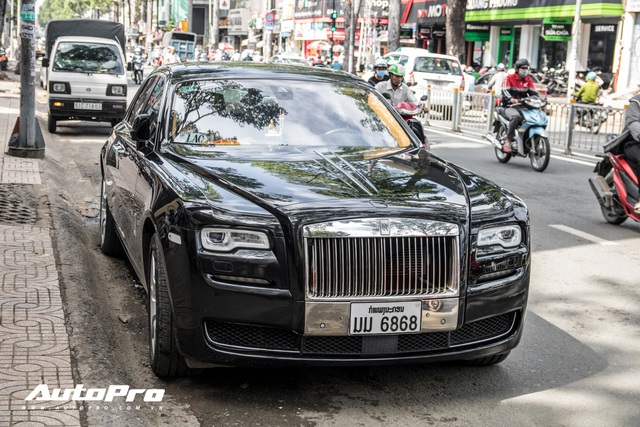 Rolls-Royce Ghost Series II biển Lào Lộc phát, lộc phát bất ngờ xuất hiện tại Sài Gòn - Ảnh 1.