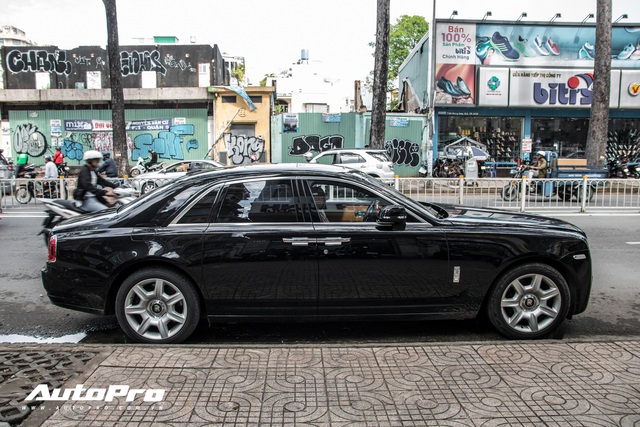 Rolls-Royce Ghost Series II biển Lào Lộc phát, lộc phát bất ngờ xuất hiện tại Sài Gòn - Ảnh 7.