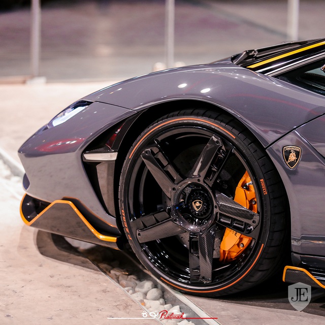 Lamborghini siêu hiếm lên chợ xe cũ với giá gấp đôi ban đầu - Ảnh 9.