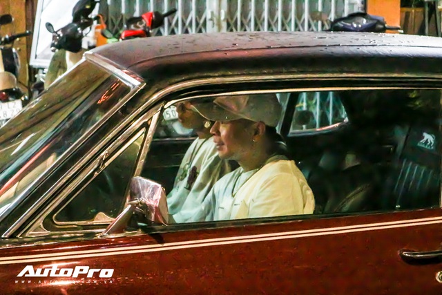 Bắt gặp xe cổ tiền tỷ mới nhất của rapper Binz tại Sài Gòn - Ảnh 22.