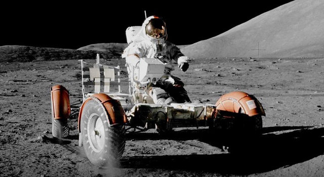 Chiếc xe ô tô đầu tiên chạy trên Mặt Trăng có gì đặc biệt, khác với “siêu xe” hiện nay? - Ảnh 1.