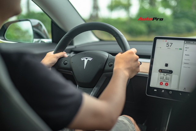Đánh giá nhanh Tesla Model 3 đầu tiên Việt Nam: 8 điểm thú vị ít ai biết sau mức giá hơn 3 tỷ đồng - Ảnh 7.