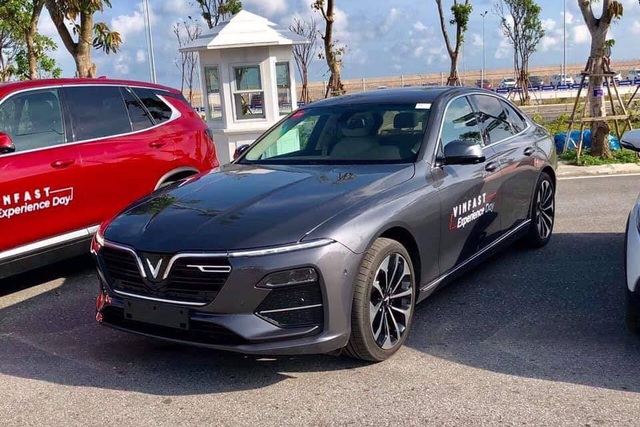 Khách Việt có thể lái thử VinFast Lux cùng chuyên gia nước ngoài, đối tác của Ferrari, Rolls-Royce - Ảnh 1. Khách Việt có thể lái thử VinFast Lux cùng chuyên gia nước ngoài, đối tác của Ferrari, Rolls-Royce - Ảnh 1.