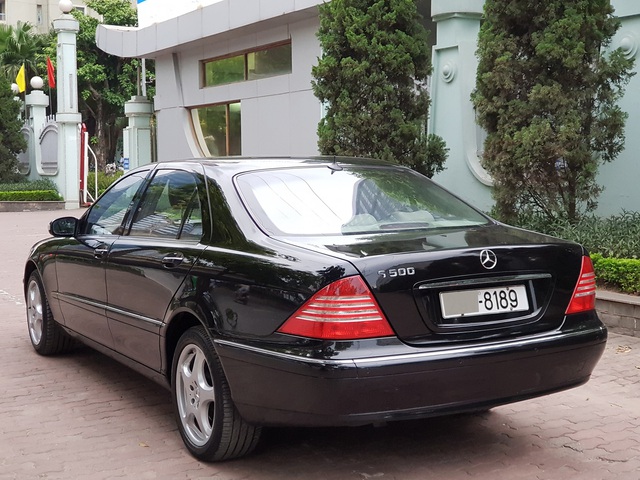 Bán Mercedes-Benz S500 cũ giá 399 triệu, chủ xe tuyên bố: Máy còn rất chất - Ảnh 2.