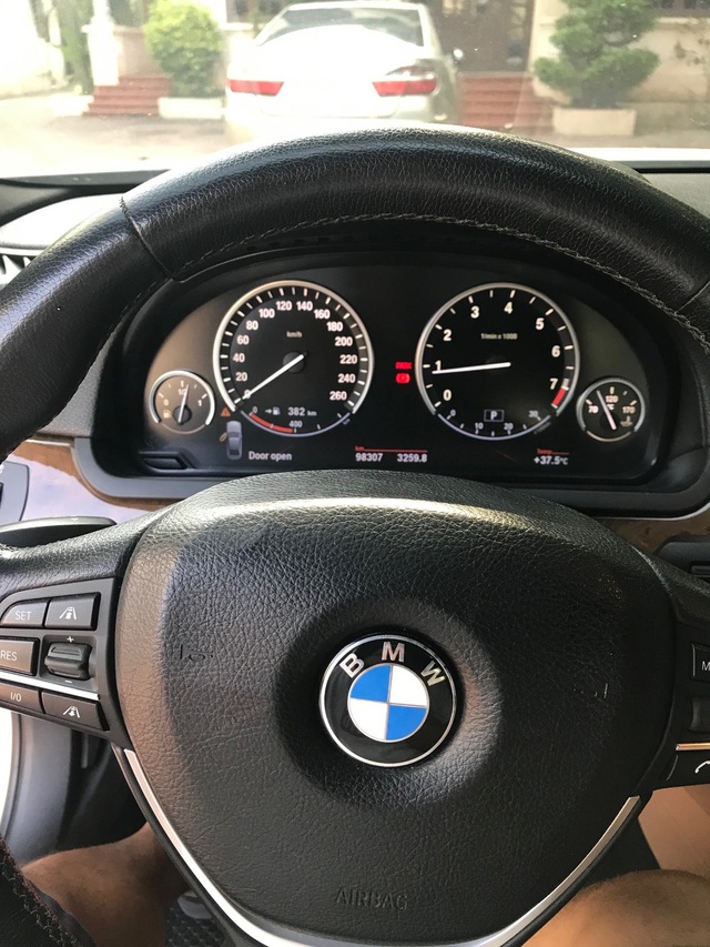 BMW 740Li sau gần 10 năm sử dụng có giá rẻ hơn 300 triệu đồng so với Toyota Camry thế hệ mới nhất - Ảnh 7.