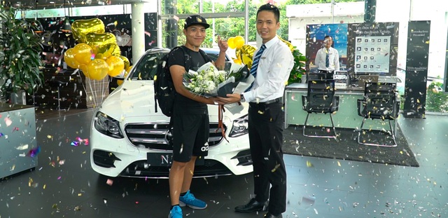 YouTuber 9x Nguyễn Thành Nam sắm ‘hàng hiếm’ Mercedes-Benz E 350 AMG giá gần 3 tỷ đồng - Ảnh 1.