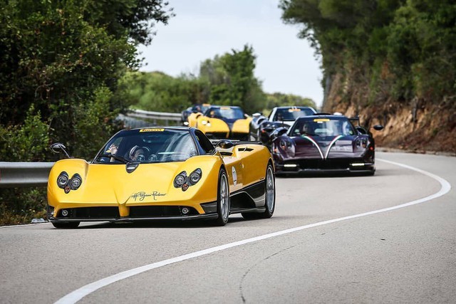 Pagani tổ chức sinh nhật 20 tuổi siêu hoành tráng với đội hình đắt đỏ bậc nhất thế giới - Ảnh 2. Pagani tổ chức sinh nhật 20 tuổi siêu hoành tráng với đội hình đắt đỏ bậc nhất thế giới - Ảnh 2.
