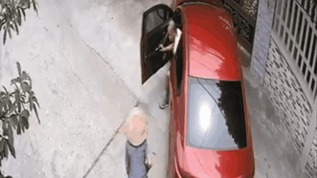 Cụ bà 90 tuổi đi nhờ ô tô, hứa trả tiền, trăn trở của tài xế Mazda khiến nhiều người con giật mình