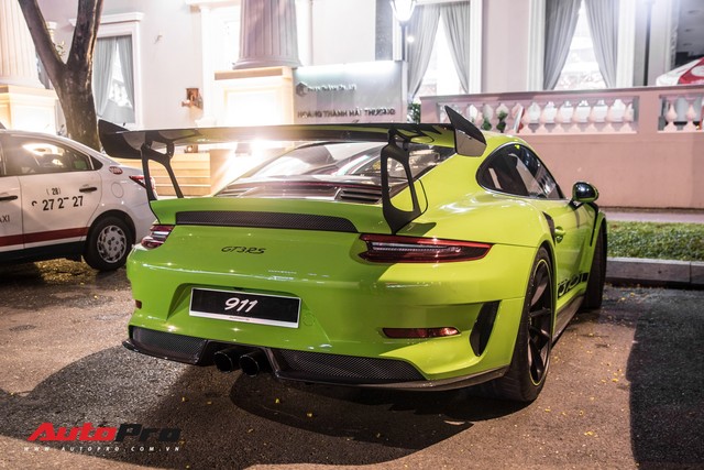 Porsche 911 GT3 RS Lizard Green độc nhất Việt Nam lần đầu ra phố Sài Gòn, thêm nhiều chi tiết độ TechArt Carbon khủng - Ảnh 15.