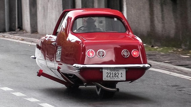 Vintage two-wheeled car being sold at a shocking price - Photo 2.