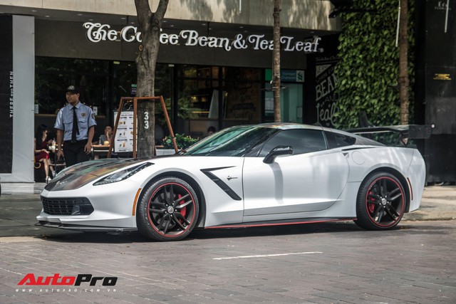 Chevrolet Corvette C7 Stingray đổi màu độc đáo - Cách đại gia Hà Nội tạo sự chú ý tại Sài Gòn - Ảnh 10.