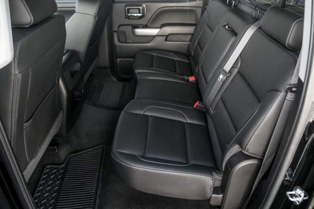 Người dùng Ford Ranger Raptor độ ghế sau hết 8,5 triệu đồng - Giải pháp ngồi bán tải thoải mái như sedan - Ảnh 1.