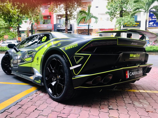 Lamborghini Huracan LP610-4 của dân chơi Nam Định lên lớp decal đậm chất xe đua - Ảnh 3.