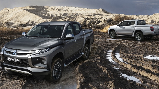 Mitsubishi lại đem xe cho khách Việt 'phá' tại Hà Nội