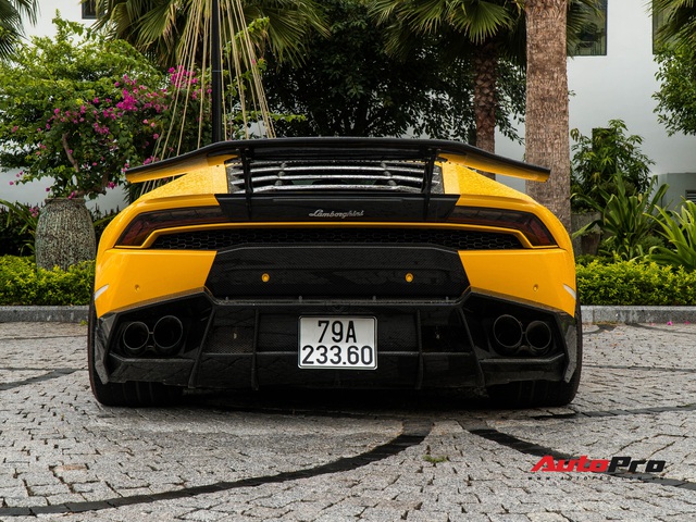 Lamborghini Huracan độ Mansory từng của Cường ‘Đô-la’ bất ngờ long lanh sau một thời gian phủ bụi kín đặc - Ảnh 8. Lamborghini Huracan độ Mansory từng của Cường ‘Đô-la’ bất ngờ long lanh sau một thời gian phủ bụi kín đặc - Ảnh 8.