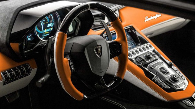 Lamborghini Aventador độ nội thất khủng, chi phí ngang một chiếc Land Rover Discovery Sport 2019