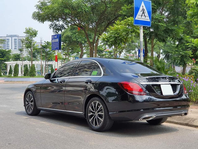 Vừa ra biển 2 tháng, chủ xe bán Mercedes-Benz C200 2019 giá 1,4 tỷ đồng với 2 điểm đáng chú ý - Ảnh 2.